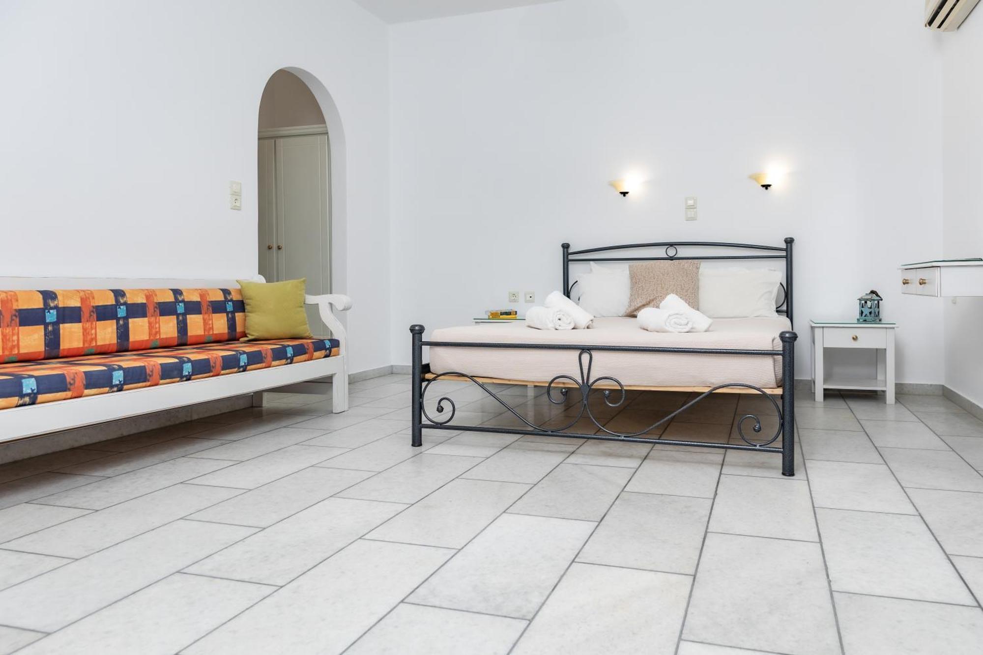 Depis Studios & Apartments Naxos City Экстерьер фото