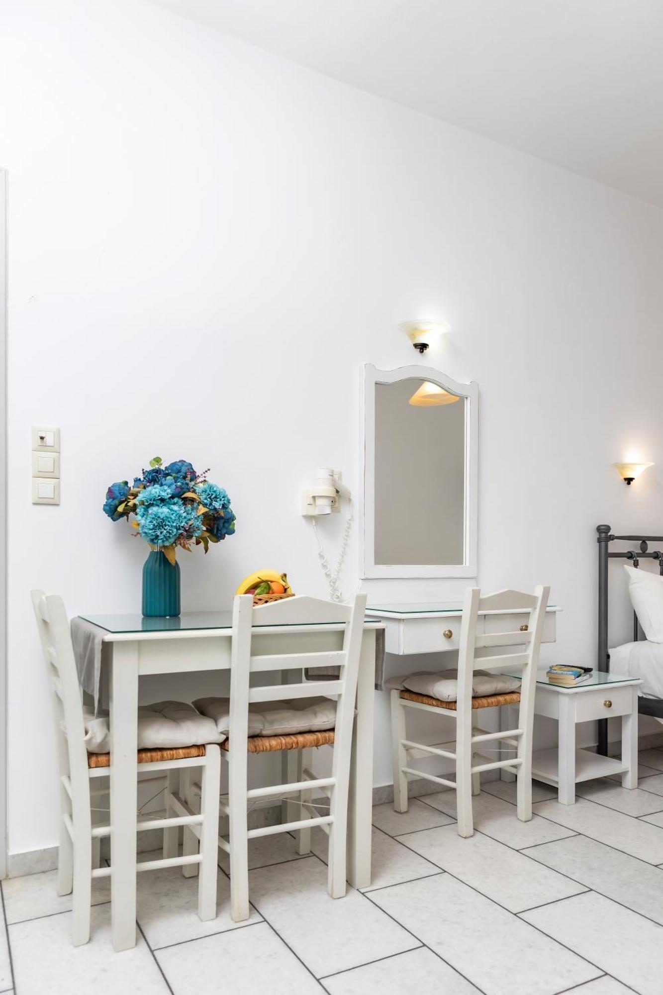Depis Studios & Apartments Naxos City Экстерьер фото