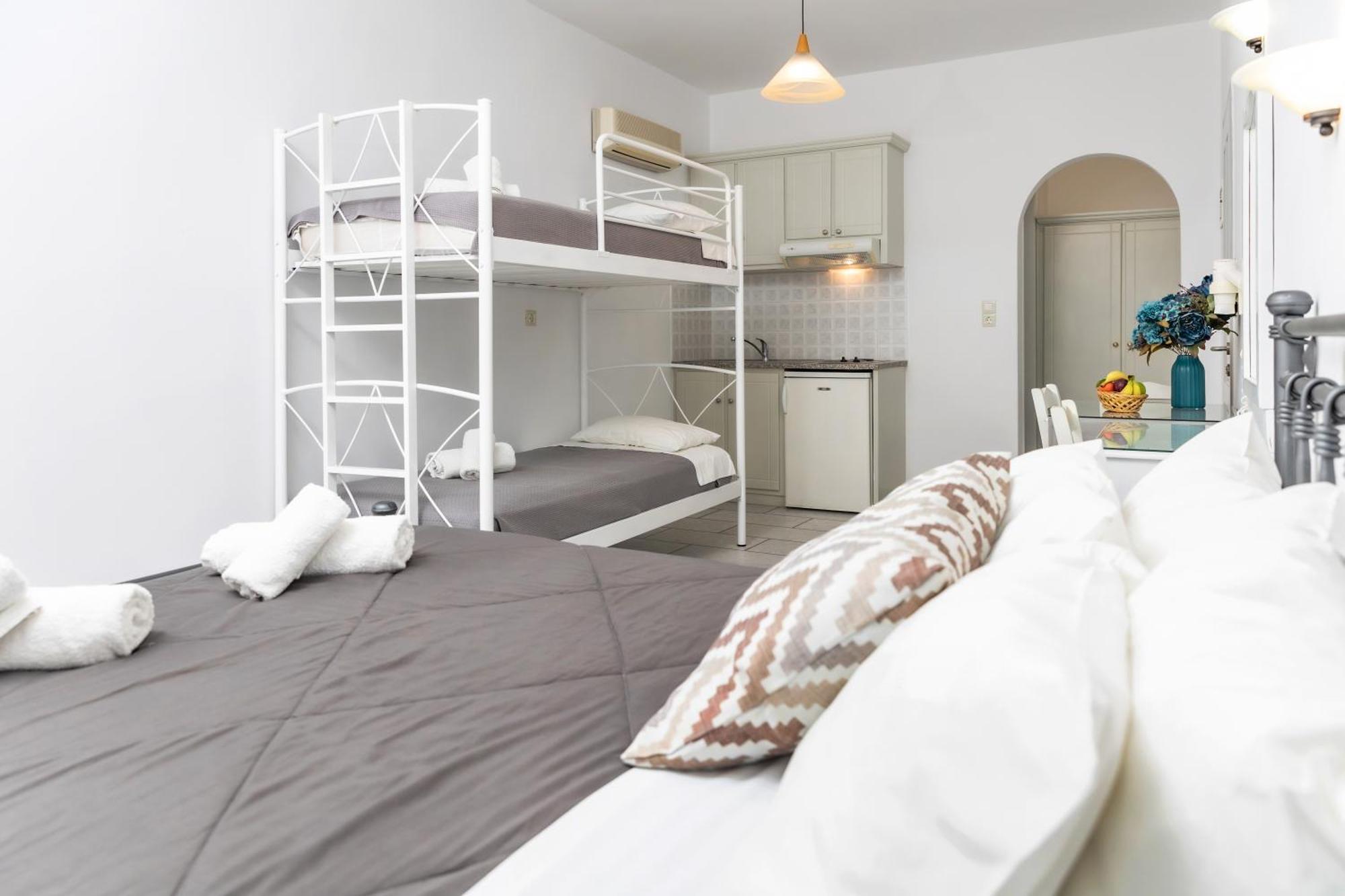 Depis Studios & Apartments Naxos City Экстерьер фото