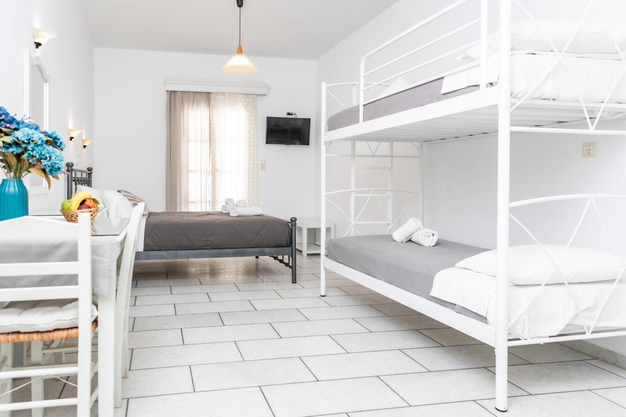 Depis Studios & Apartments Naxos City Экстерьер фото