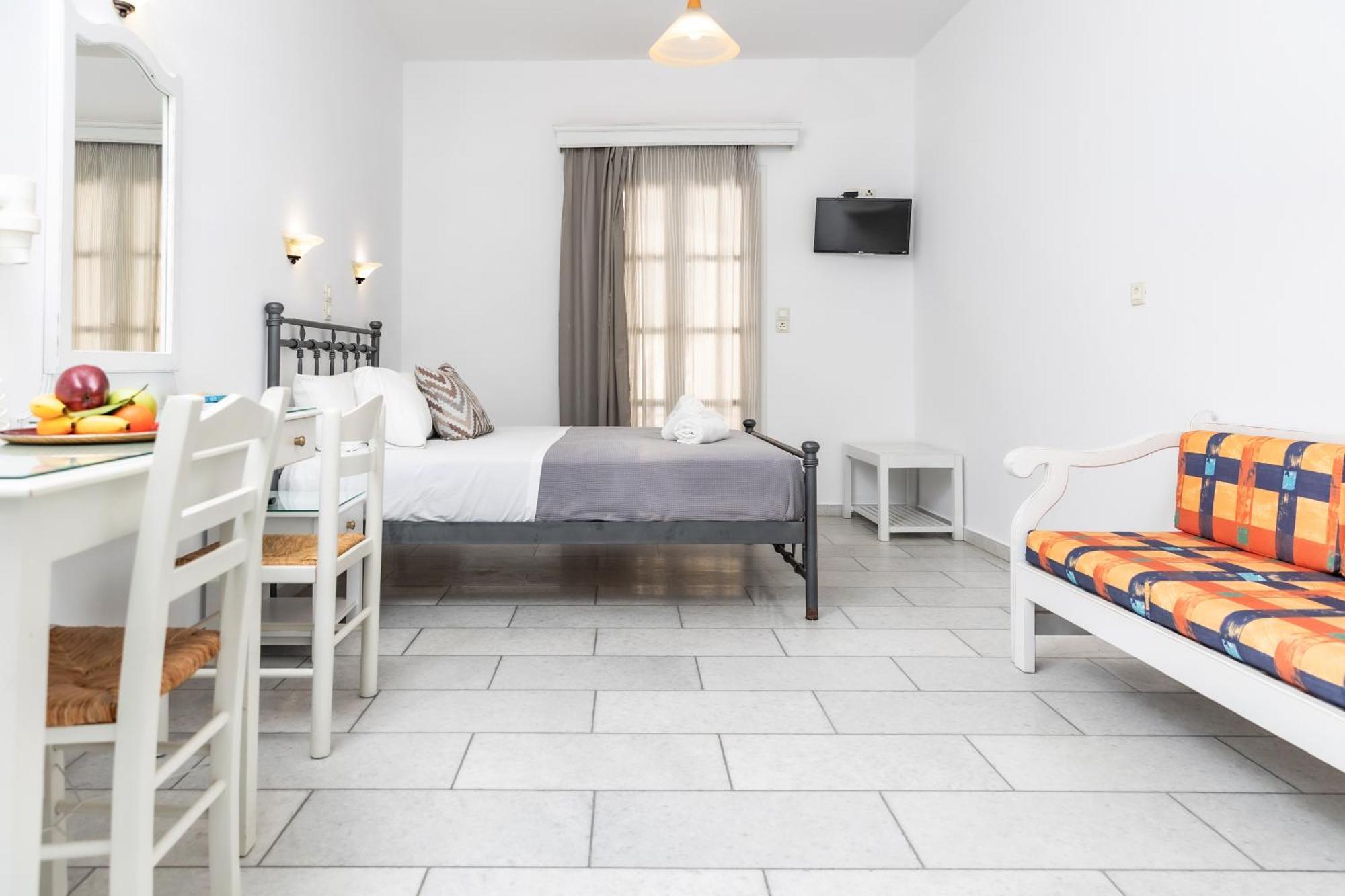 Depis Studios & Apartments Naxos City Экстерьер фото