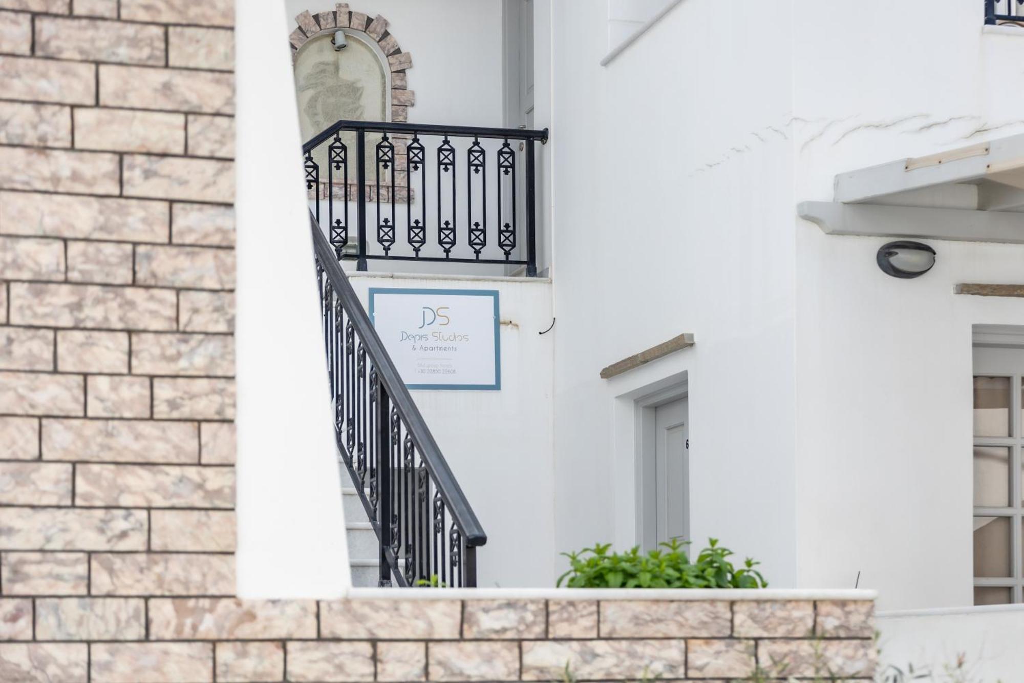 Depis Studios & Apartments Naxos City Экстерьер фото