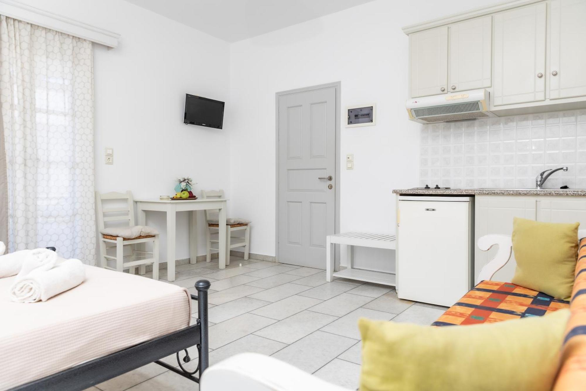 Depis Studios & Apartments Naxos City Экстерьер фото