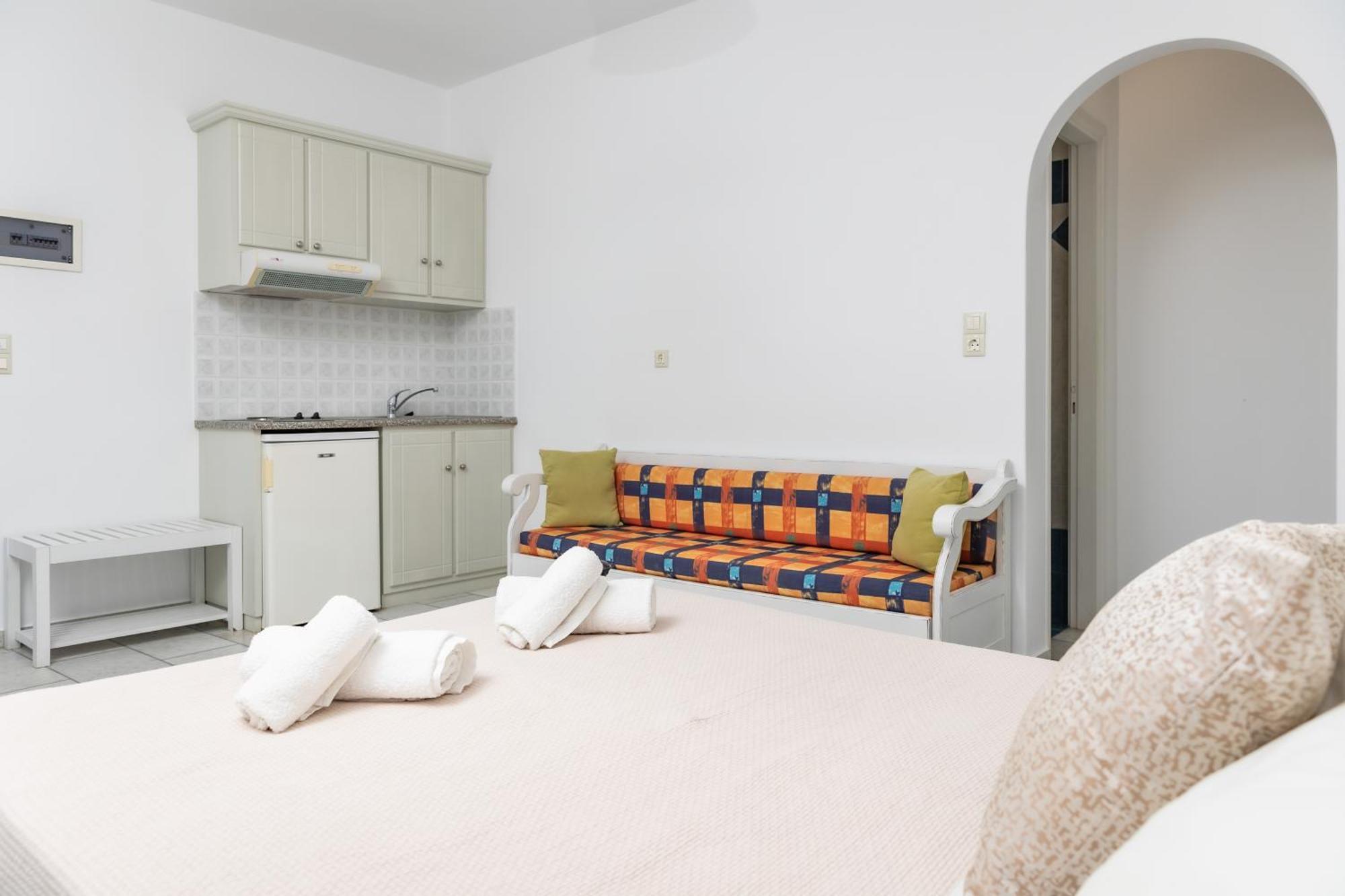 Depis Studios & Apartments Naxos City Экстерьер фото