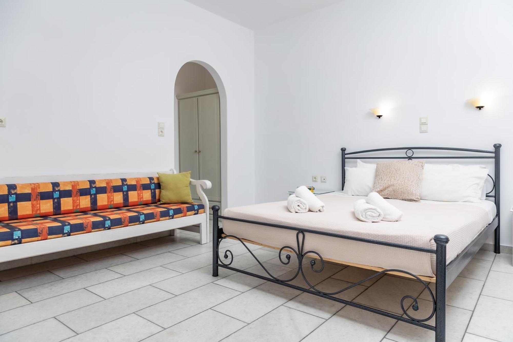 Depis Studios & Apartments Naxos City Экстерьер фото