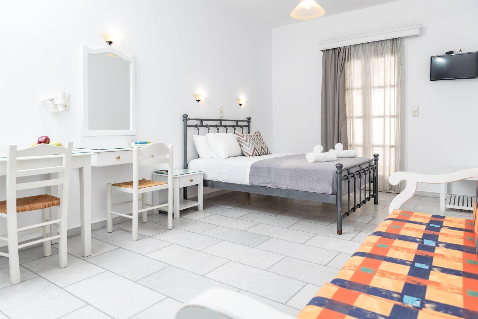 Depis Studios & Apartments Naxos City Экстерьер фото