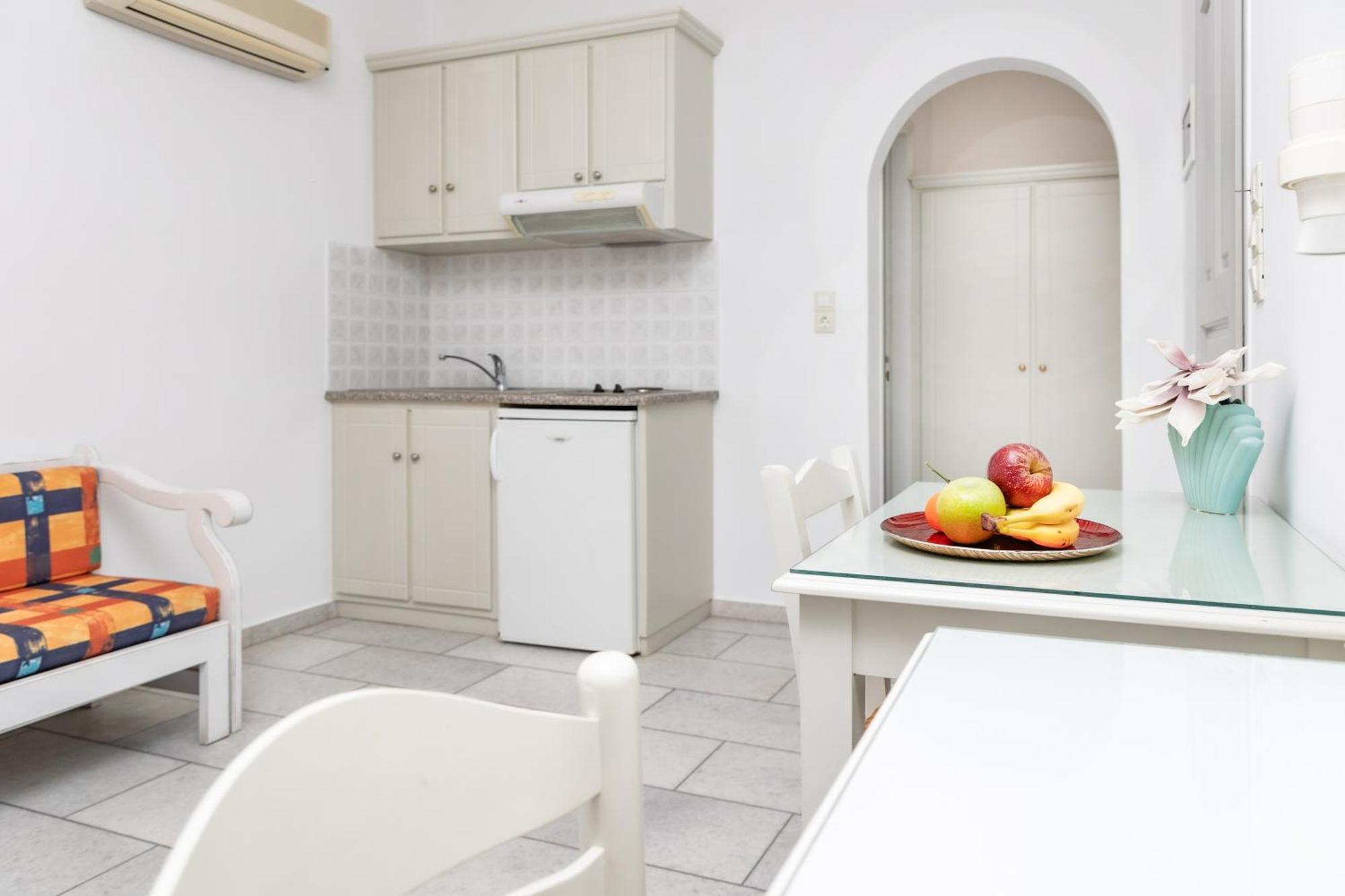 Depis Studios & Apartments Naxos City Экстерьер фото