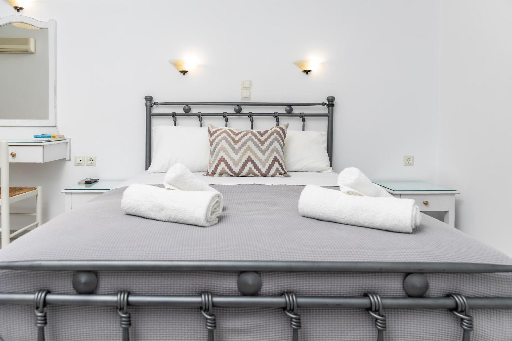 Depis Studios & Apartments Naxos City Экстерьер фото